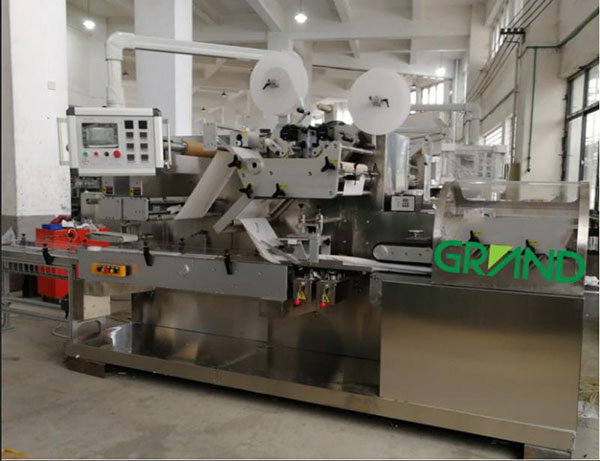 ผ้าเช็ดทำความสะอาดเปียกและเครื่องบรรจุหีบห่อ