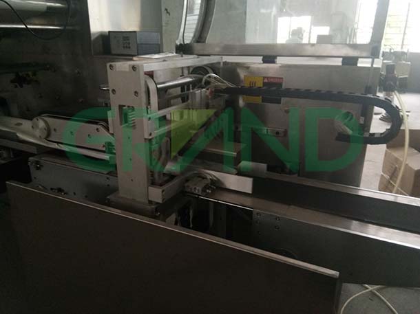 รายละเอียดเครื่องพับผ้าเช็ดทำความสะอาดเปียกและบรรจุภัณฑ์