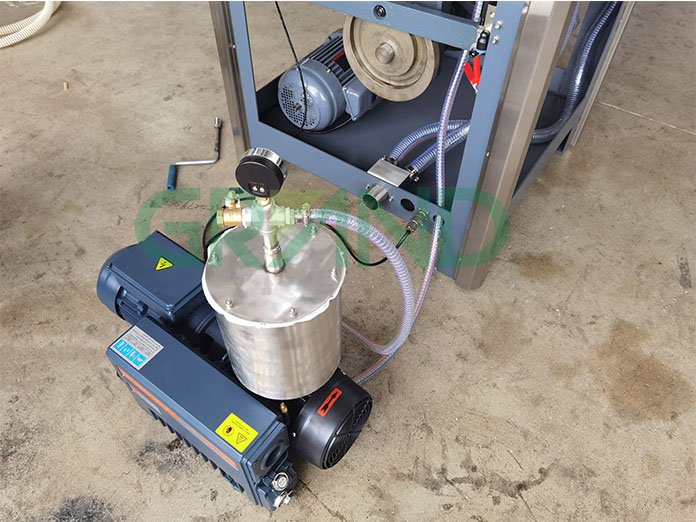 ปั๊มสูญญากาศน้ำมัน